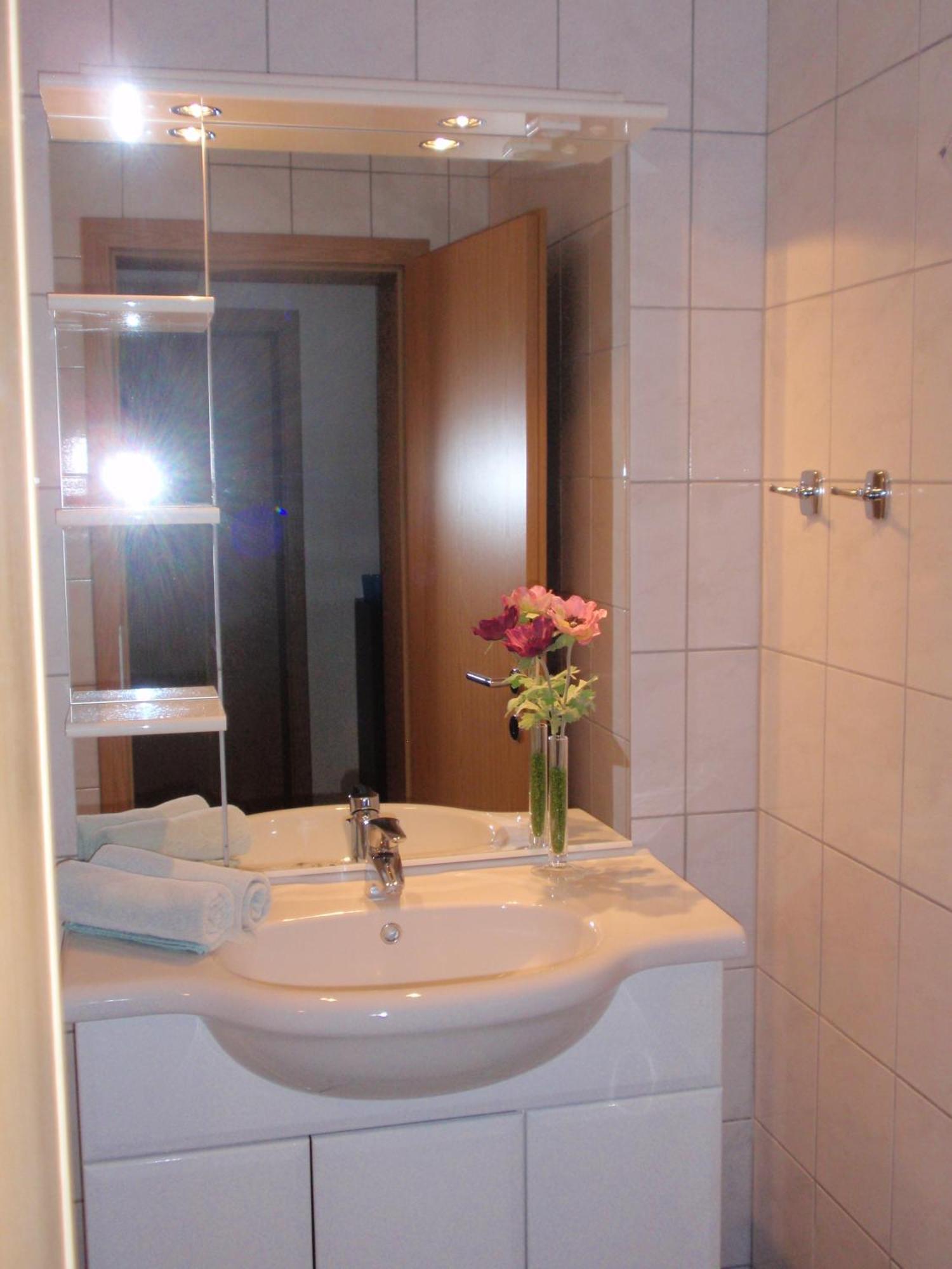 Ferienwohnungen Kern Weyregg Kamer foto