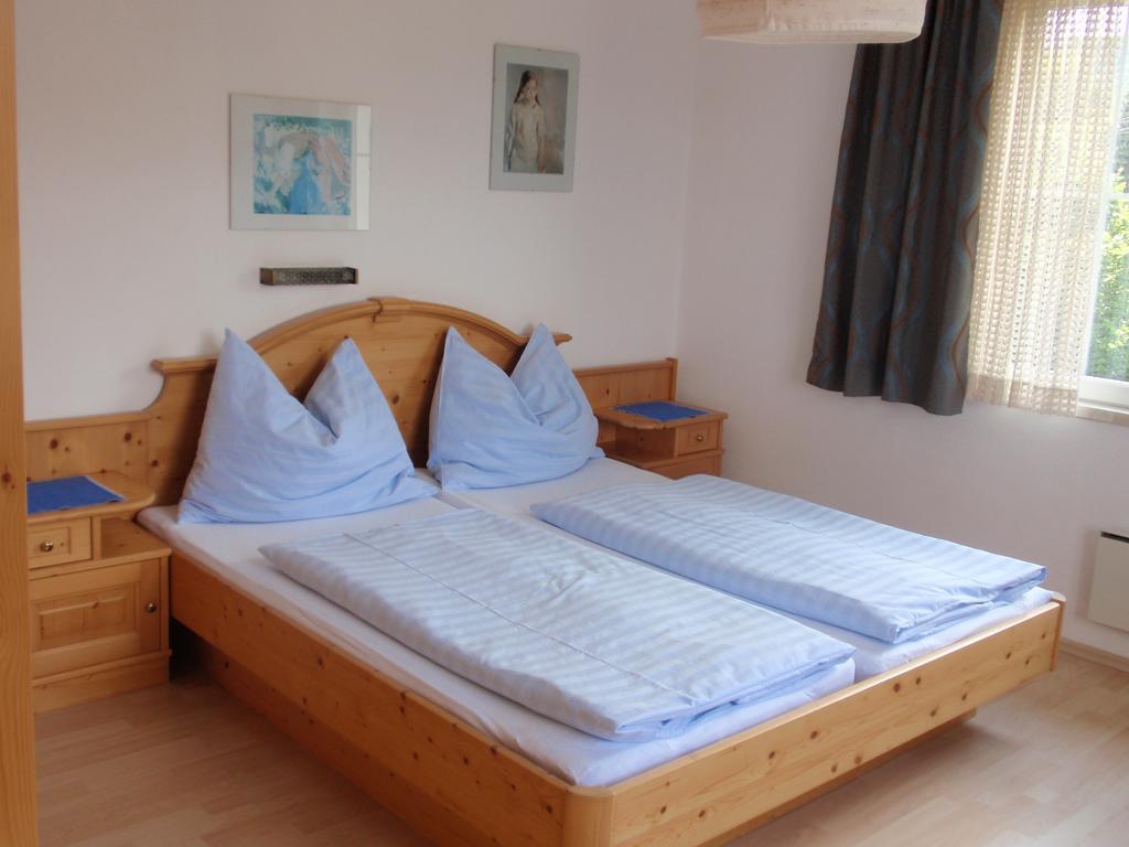 Ferienwohnungen Kern Weyregg Kamer foto